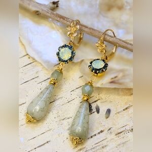 Victorian Light Green Mint Swarovski Flower Crystal & Marbled Glass  Earrings